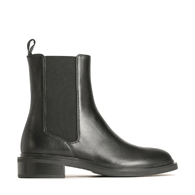 COLBIE ANKLE BOOTS