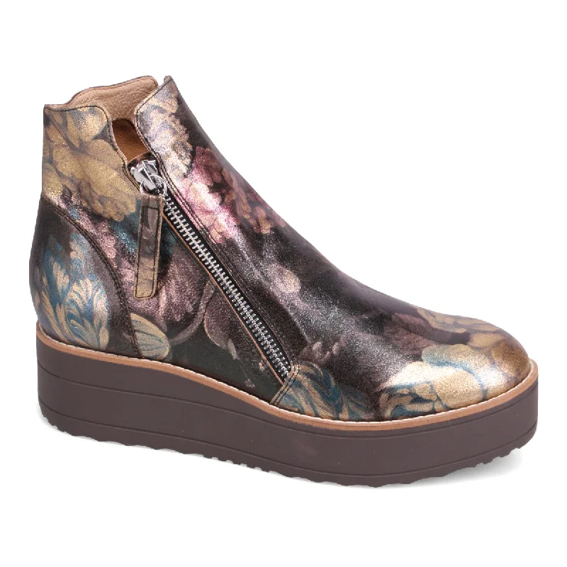 Nene Wedge Boot